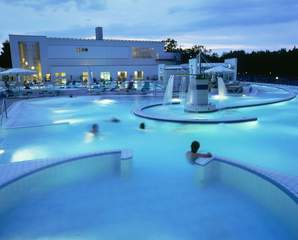 Europa-Therme Bad Füssing bei Nacht