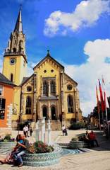 Stadtkirche mit Porzellanbrunnen