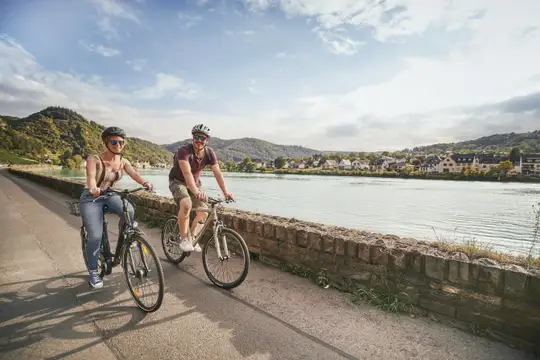 Radfahren auf dem Moselradweg