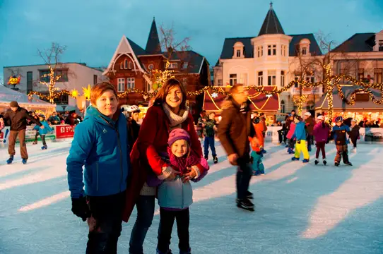 Eislaufbahn auf dem Weihnachtsmarkt Bad Oeynhausen