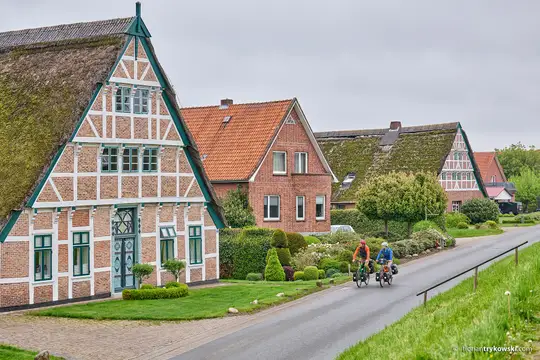 Apfelgroßkisten im Alten Land