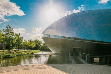 Wal, Muschel oder Ufo? Das Universum® Bremen wirft Fragen auf! 