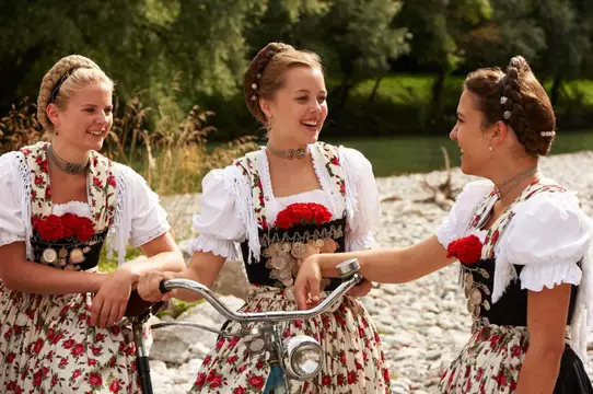Trachtendirndl