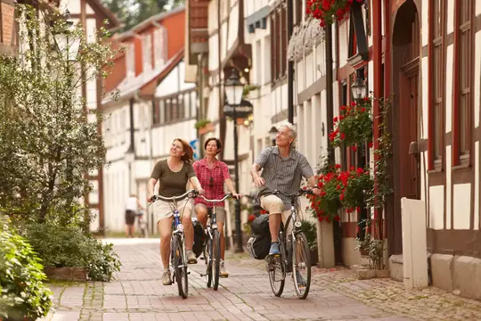 Weser-Radweg - Radfahrer in Hameln
