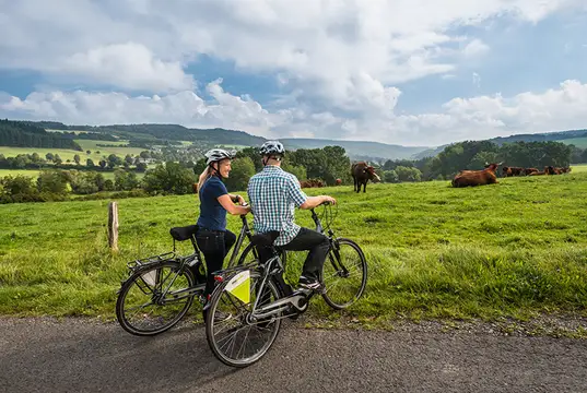 Radfahren an der Nistermühle bei Hachenburg im Westerwald