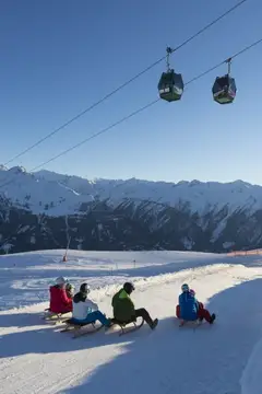 Auf heißen Kufen ins Tal
